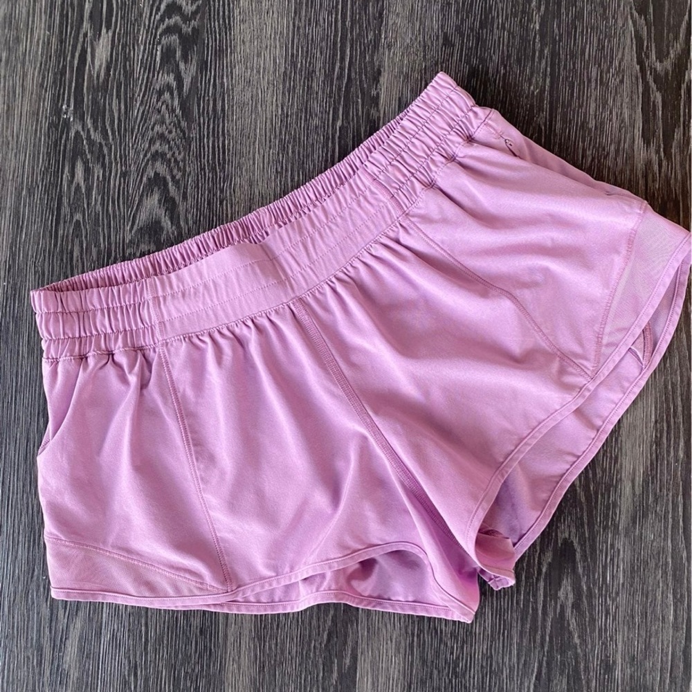 LULULEMON HOTTY HOT SHORTS ll 8 2.5"
